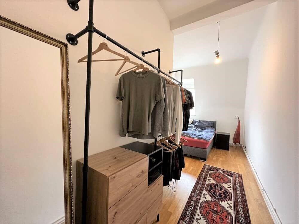 Beautifully renovated 3 room apartment in a central inner city location directly at the Grazer Augarten
