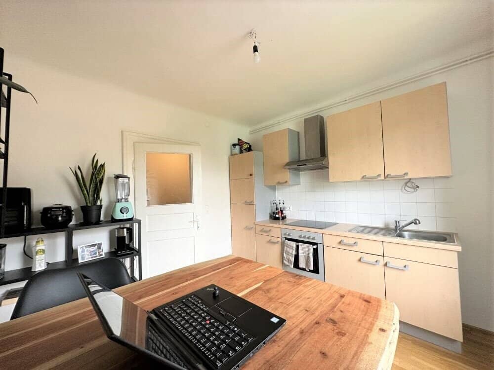 Beautifully renovated 3 room apartment in a central inner city location directly at the Grazer Augarten