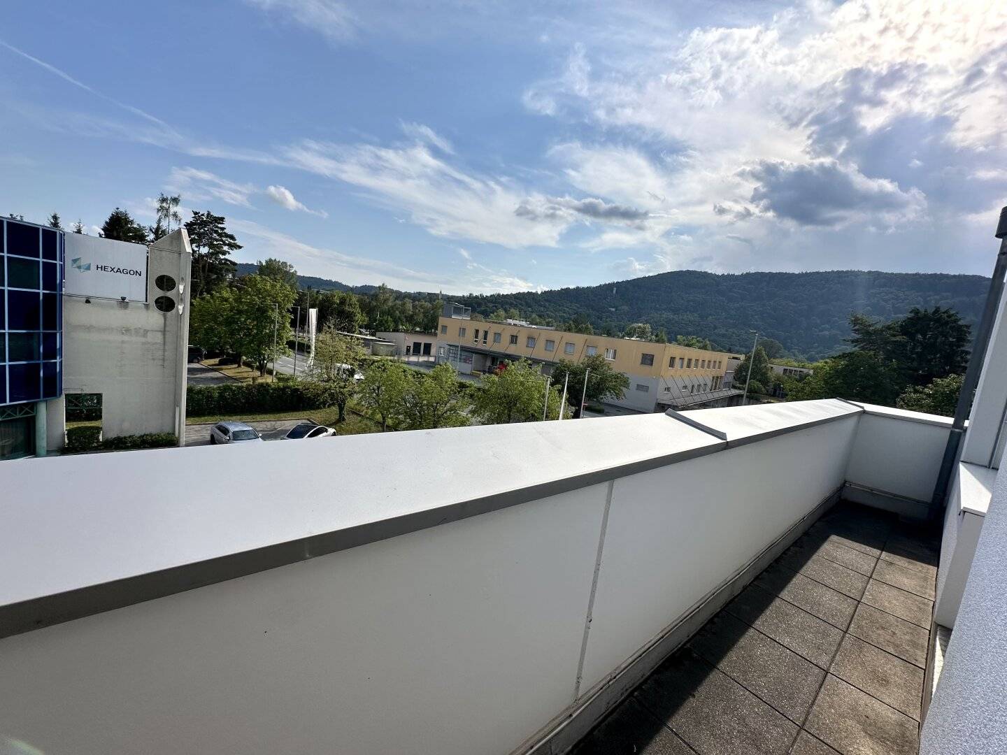 Ideally laid out commercial space (barrier free) for office or law practice in a busy location in Graz district Wetzelsdorf
