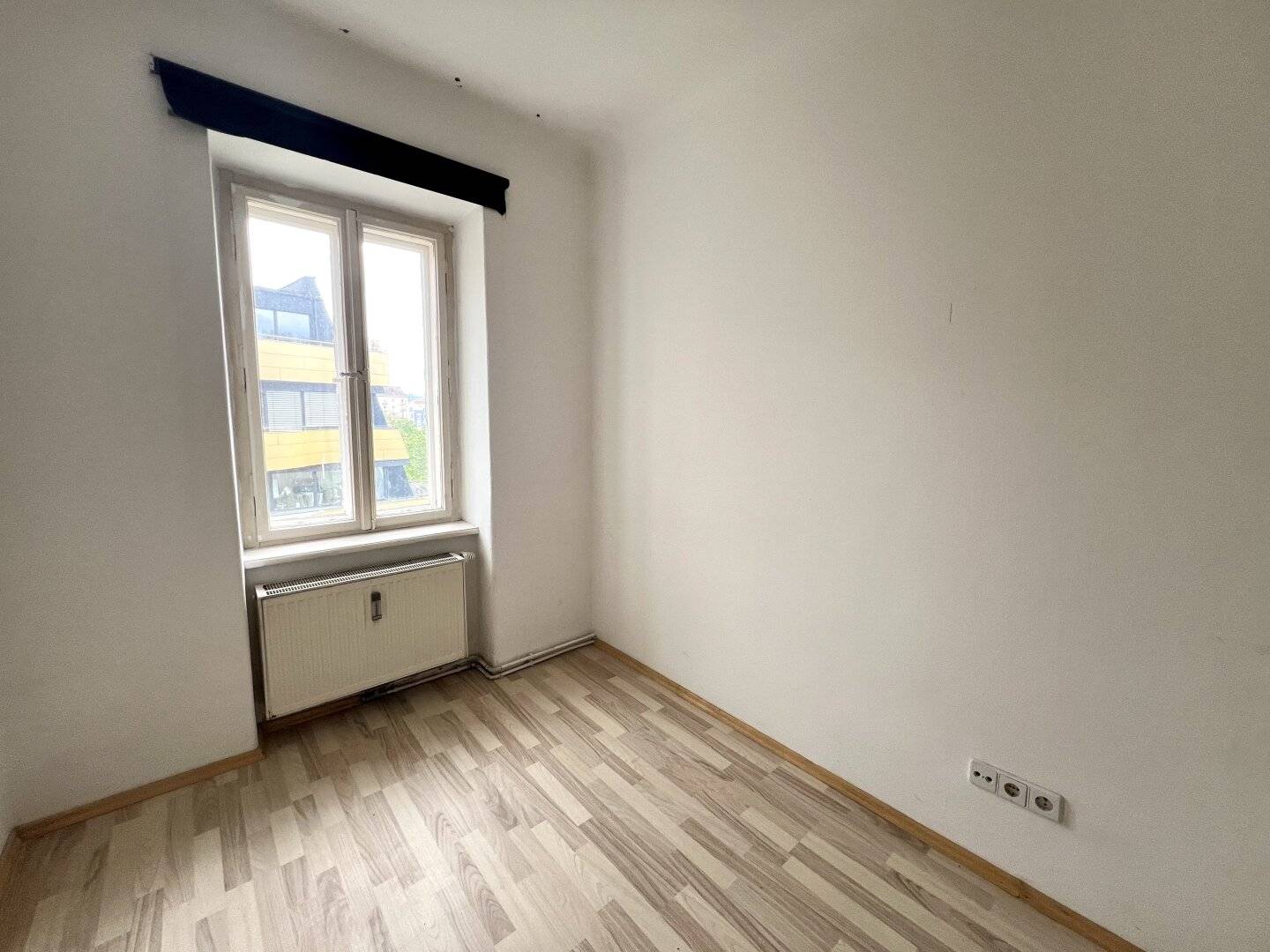 Charming 1.5 room apartment with separate kitchen in central downtown location near Grazer Augarten