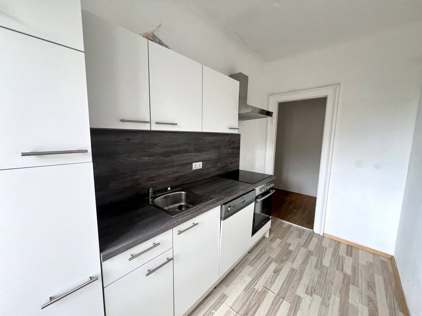 Charming 1.5 room apartment with separate kitchen in central downtown location near Grazer Augarten