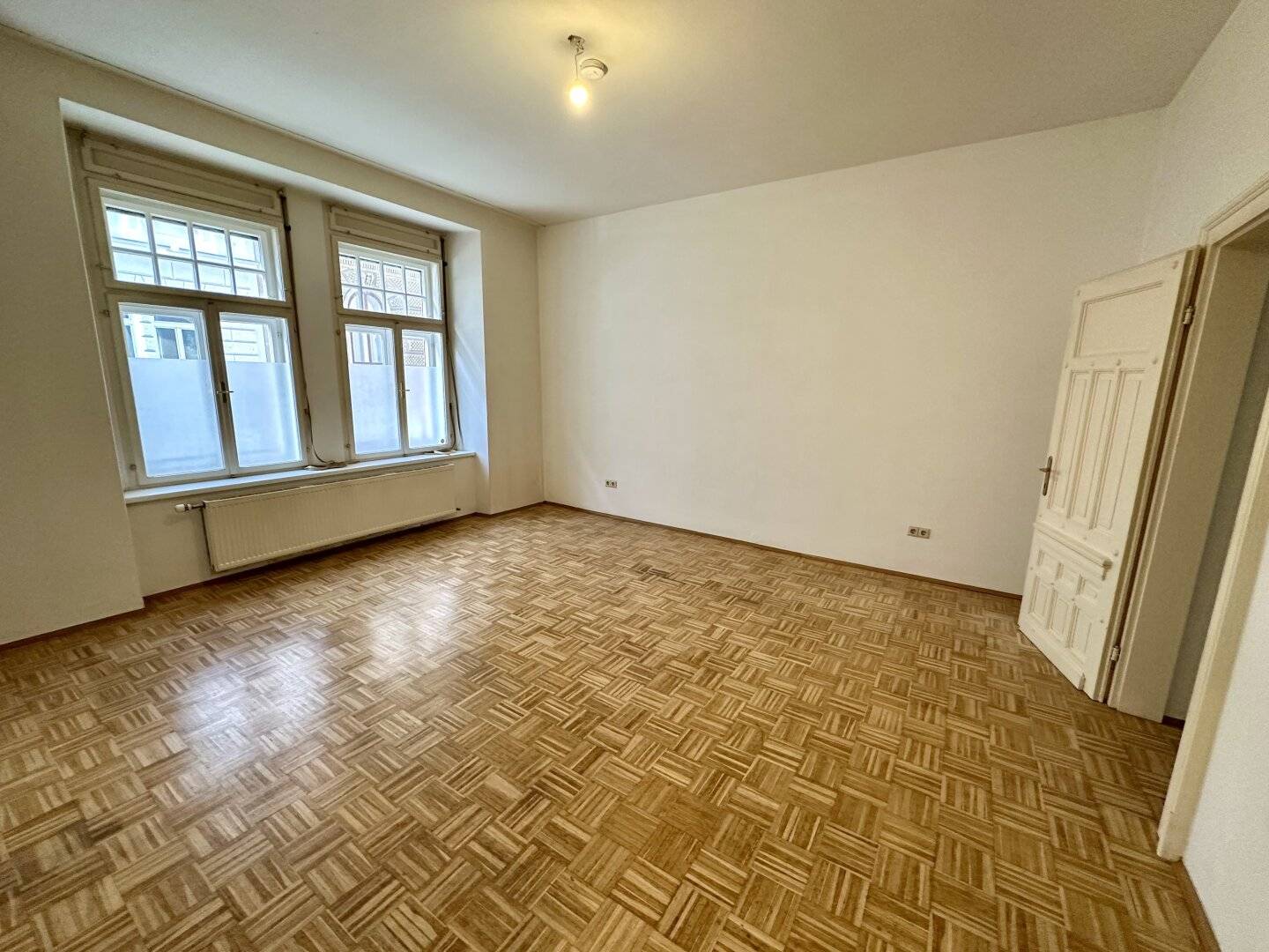 Charmante 2,5-Zimmer-Altbauwohnung mit separater Küche unmittelbar neben dem Grazer Lendplatz – unbefristeter Mietvertrag möglich - Provisionsfrei!