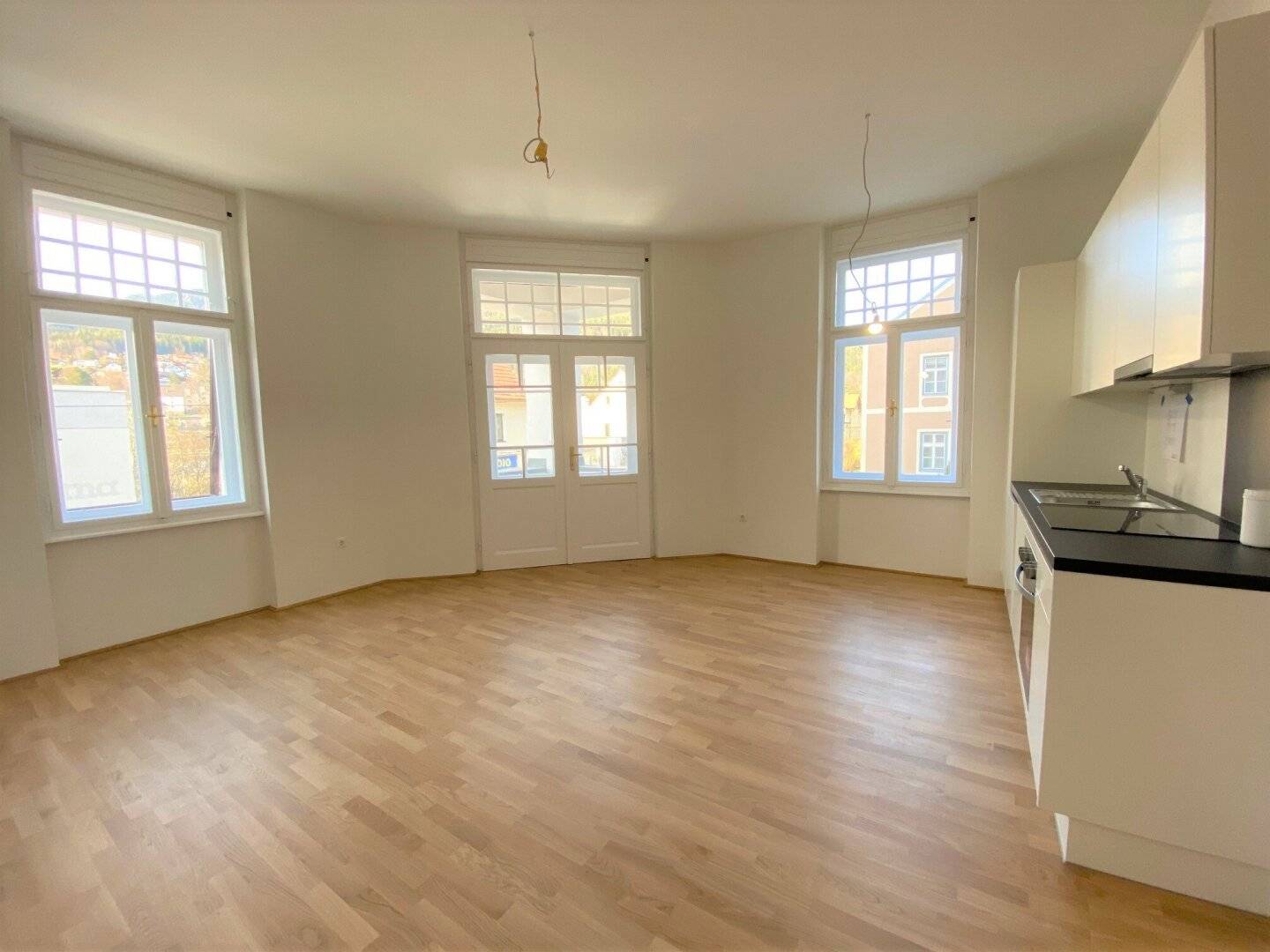 No commission! Subsidized, beautiful 2-room apartment with loggia in the Ankerhaus