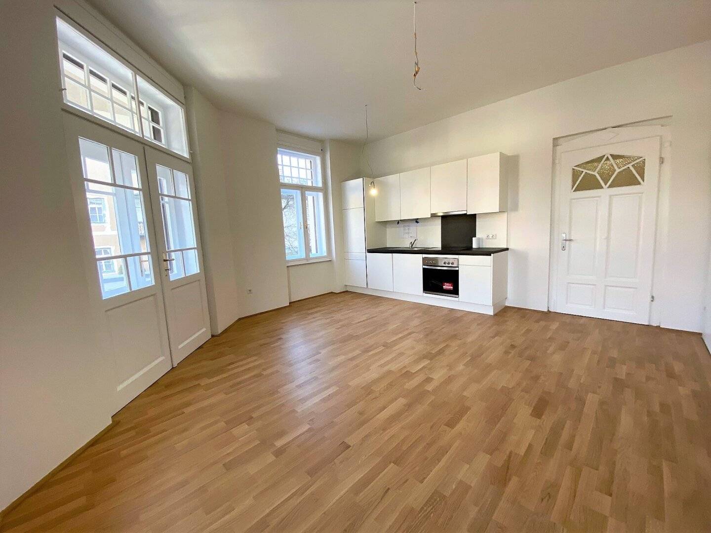 No commission! Subsidized, beautiful 2-room apartment with loggia in the Ankerhaus