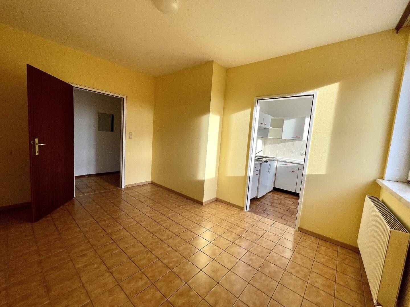 Perfectly laid out 2-room apartment directly opposite Karl-Franzens-Universität on Heinrichstraße in Graz Geidorf? wait no; this is not coherent