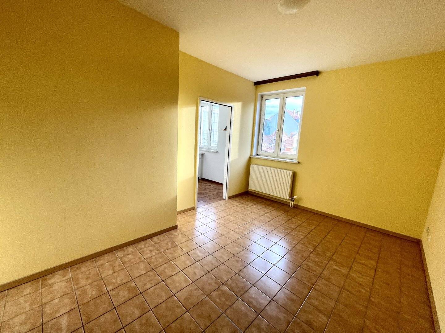 Perfectly laid out 2-room apartment directly opposite Karl-Franzens-Universität on Heinrichstraße in Graz Geidorf? wait no; this is not coherent