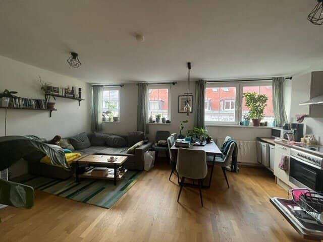 Extensively renovated two-room apartment in an absolutely good and central location directly at the TU investment apartment