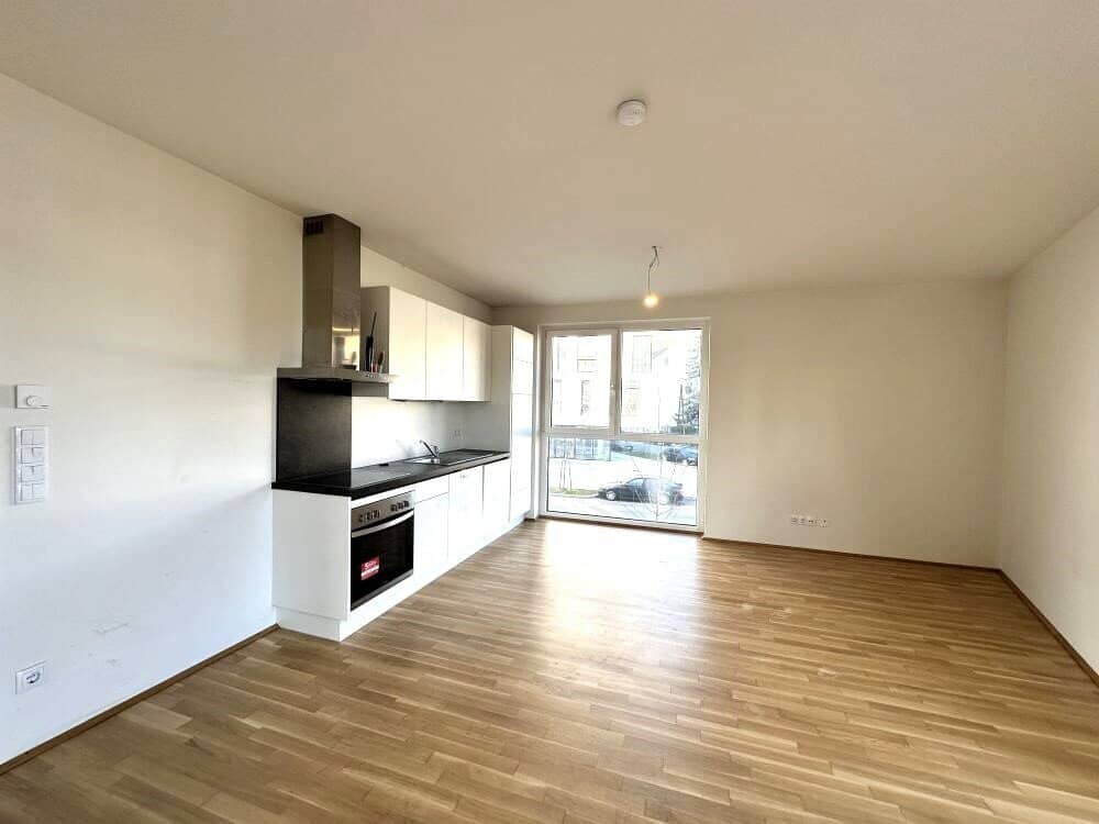 First month rent-free, bright modern two-bedroom apartment with a loggia and underground car parking space, commission-free