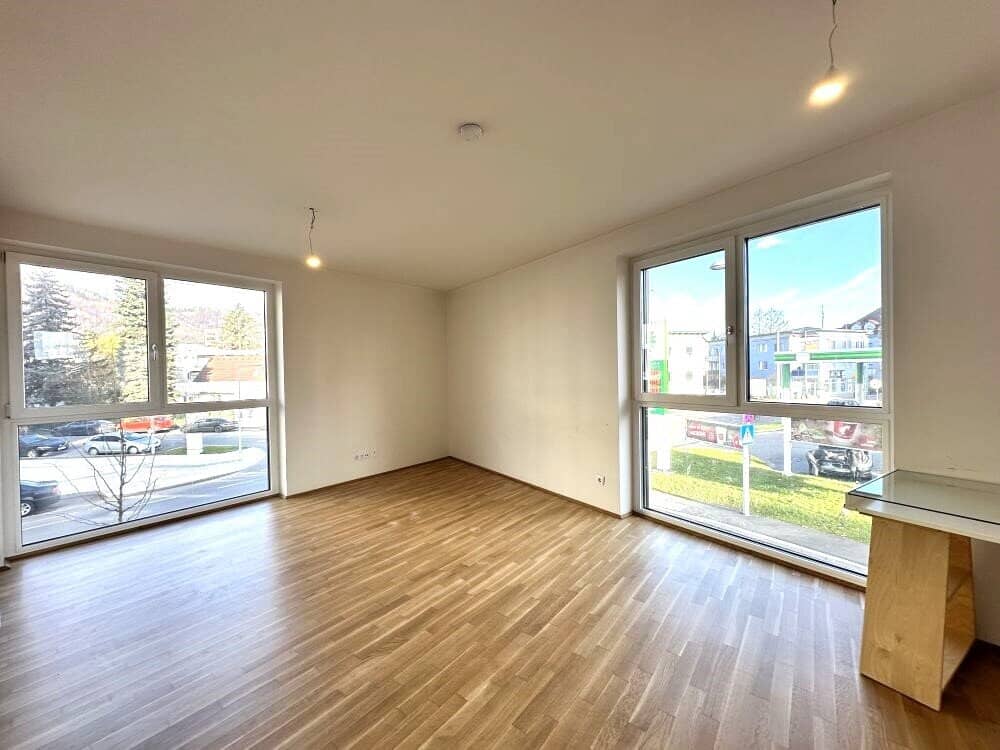 First month rent-free, bright modern two-bedroom apartment with a loggia and underground car parking space, commission-free