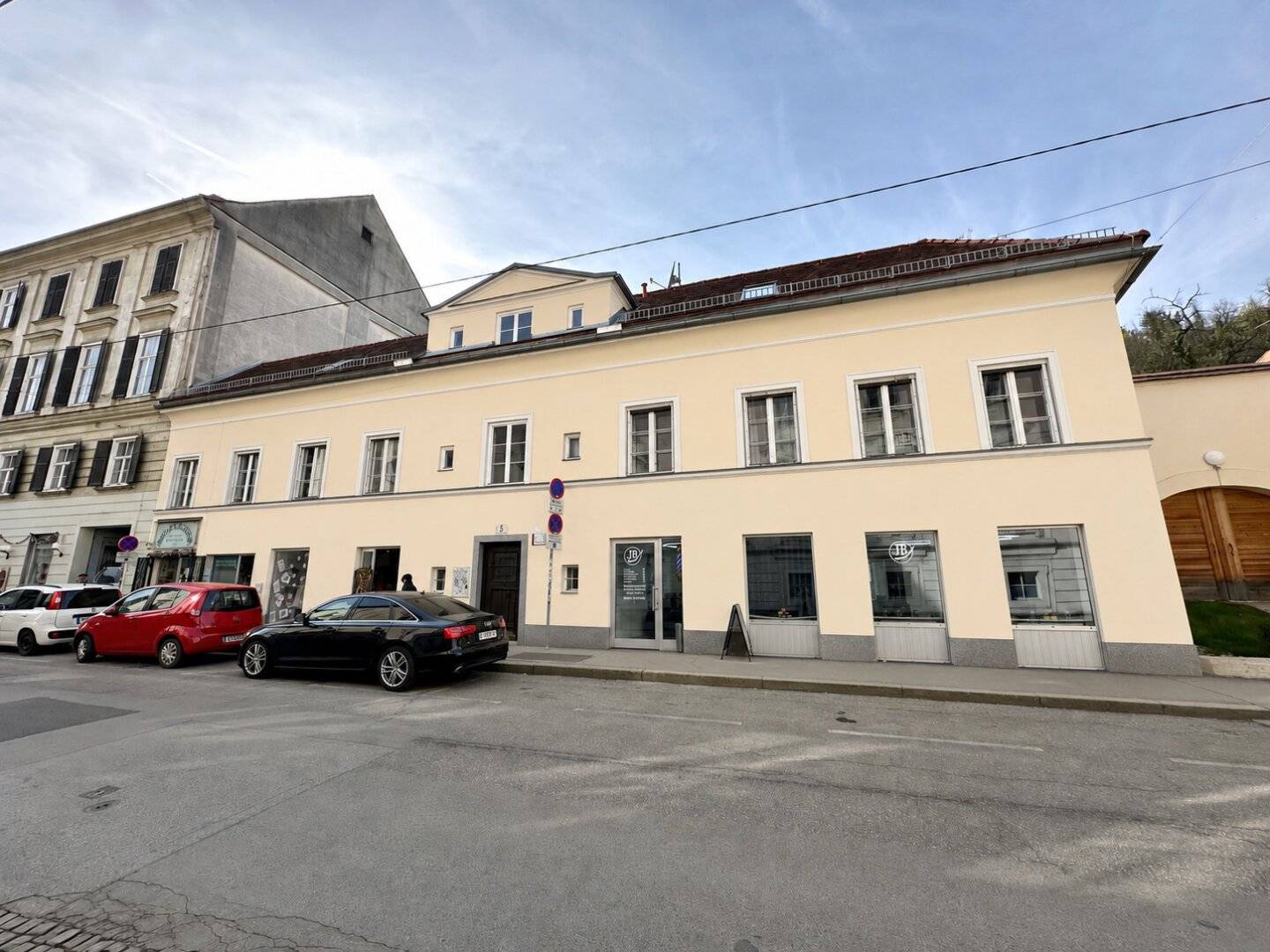 Gut sichtbares Gewerbeobjekt in bester Lage im Herzen der Grazer Altstadt direkt am Karmeliterplatz, am Schloßberg und am Stadtpark - 1. Bezirk Innere Stadt
