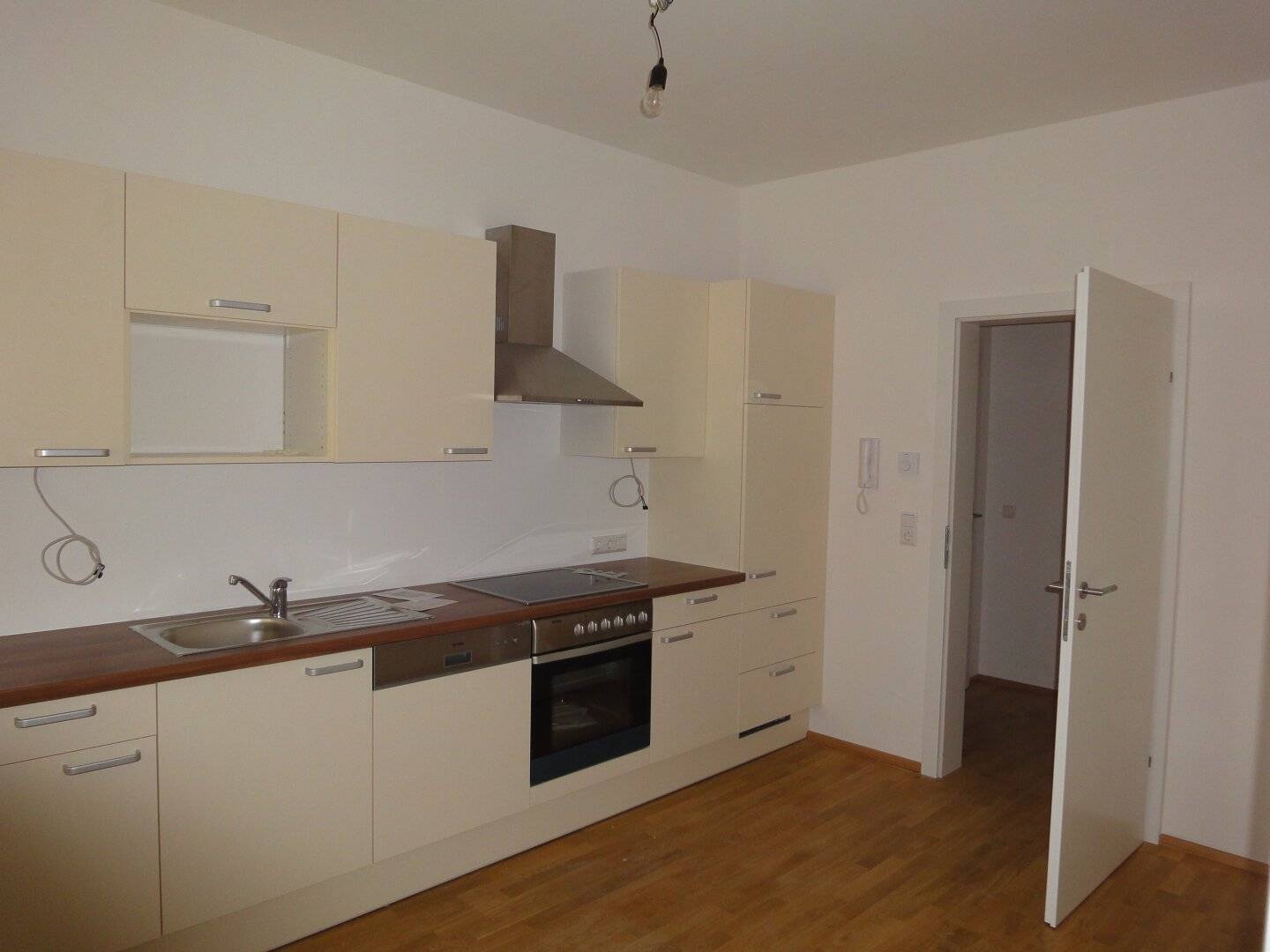 Ideal split 3-room apartment in an absolutely good central location near the TU investor apartment