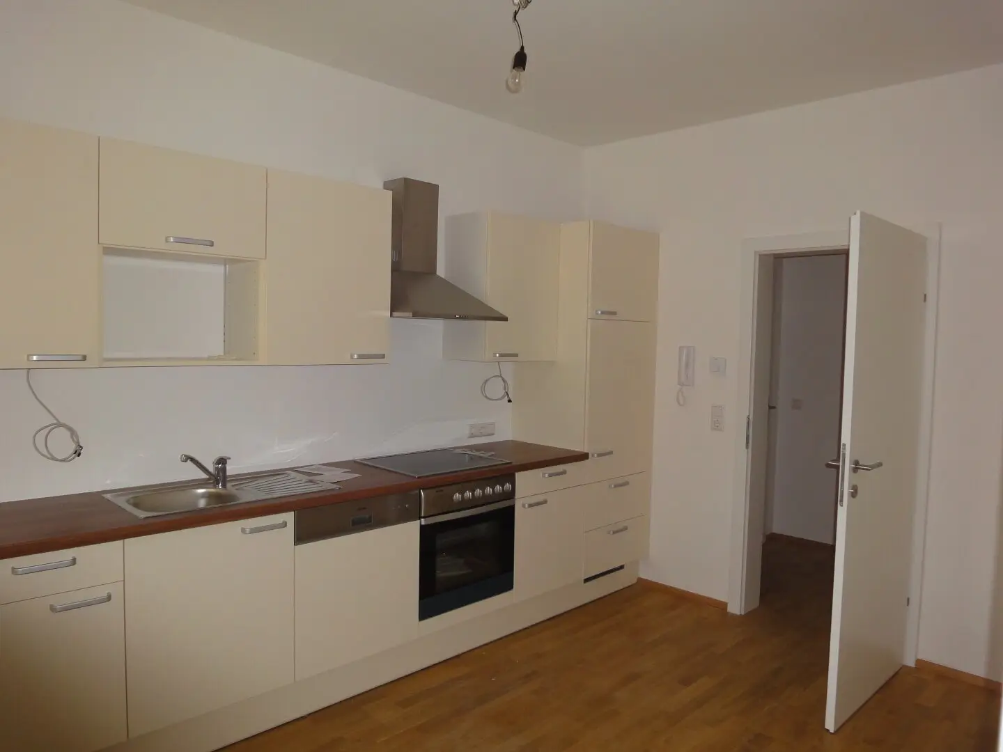 Ideal split 3-room apartment in an absolutely good central location near the TU investor apartment