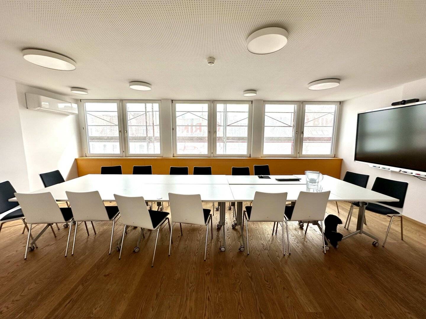 Zentrale und großzügige Büro- oder Praxisfläche direkt am Dietrichsteinplatz – in absoluter Bestlage im Grazer Bezirk Jakomini!