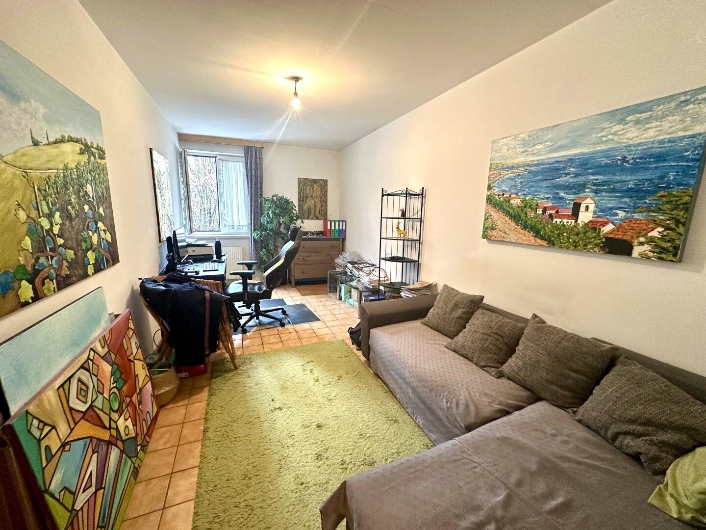 Well laid out two room apartment directly at the Karl-Franzens University on Heinrichstraße, Graz? No trailing punctuation? Original instruction says no trailing punctuation in title and preserve names. We must deliver clean: Let's provide: