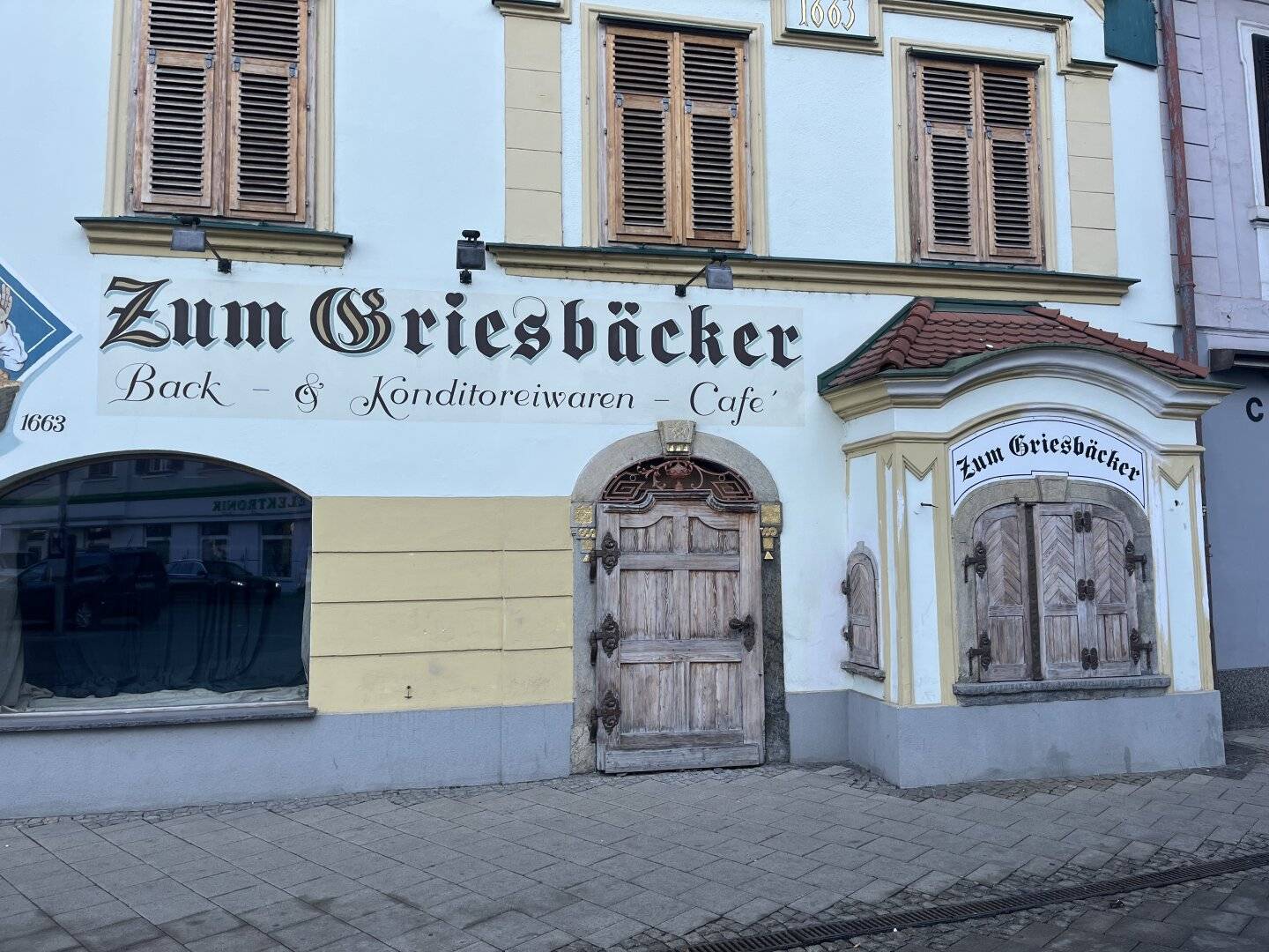 Zentral gelegene, frequentierte Gewerbefläche bzw. Geschäftslokal im aufstrebenden und beliebten Bezirk Gries