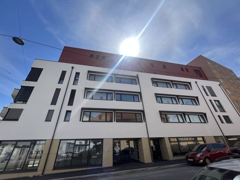 Wunderschöne 2-Zimmer-Wohnung mit idealer Raumaufteilung in zentraler Innenstadtlage mit großem Balkon - Provisionsfrei !