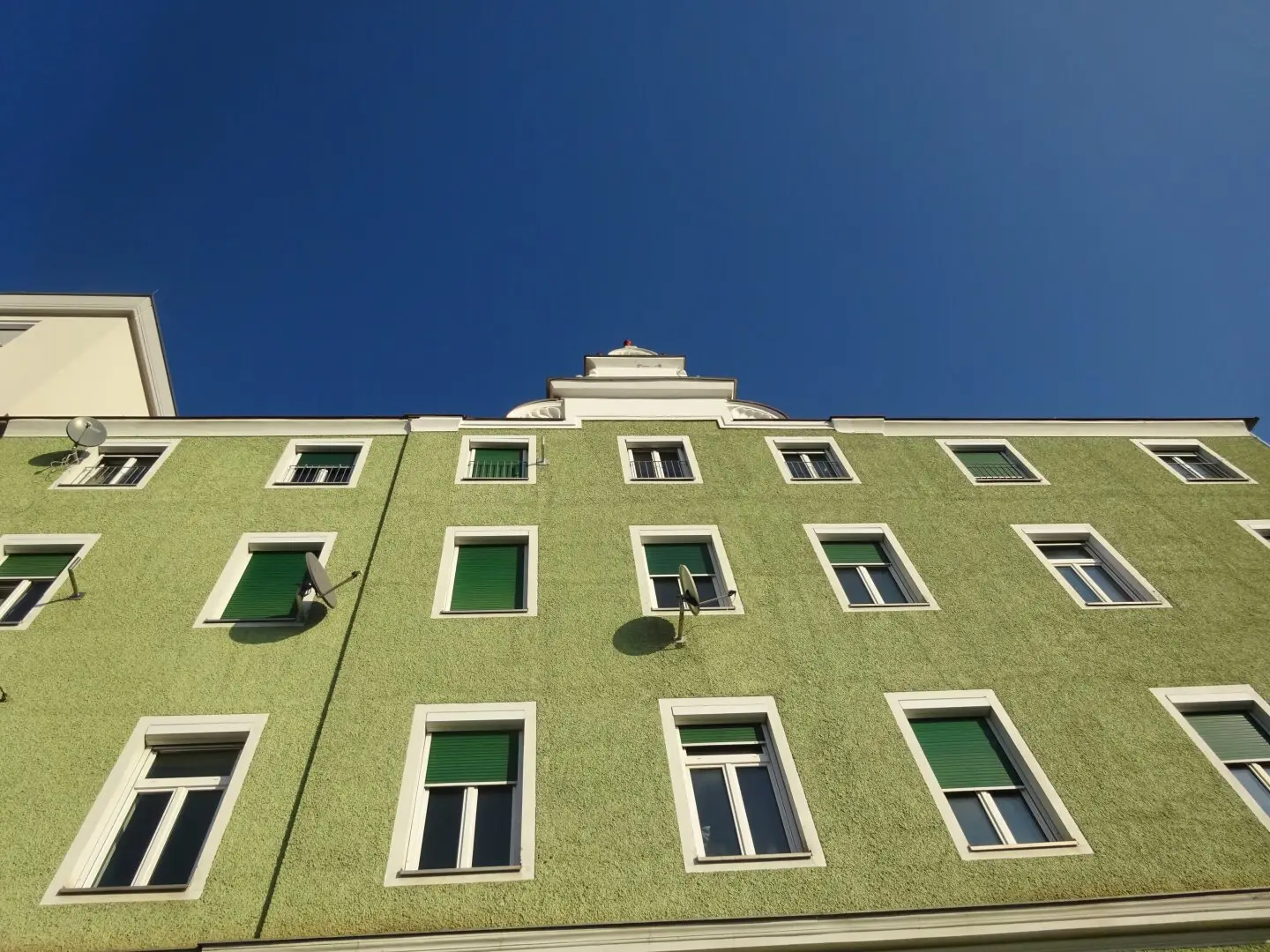 Zentrale Stadtlage - Bestandsfreies 4-geschossiges Zinshaus mit Bau - und Projektreserve