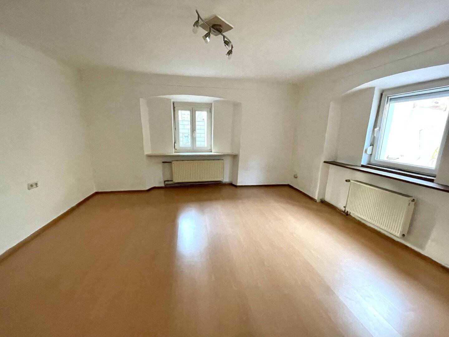Ideal aufgeteilte 4-Zimmer-Wohnung mit 2 Bädern in hipper Grazer Lage nahe Mur - Provisionsfrei!