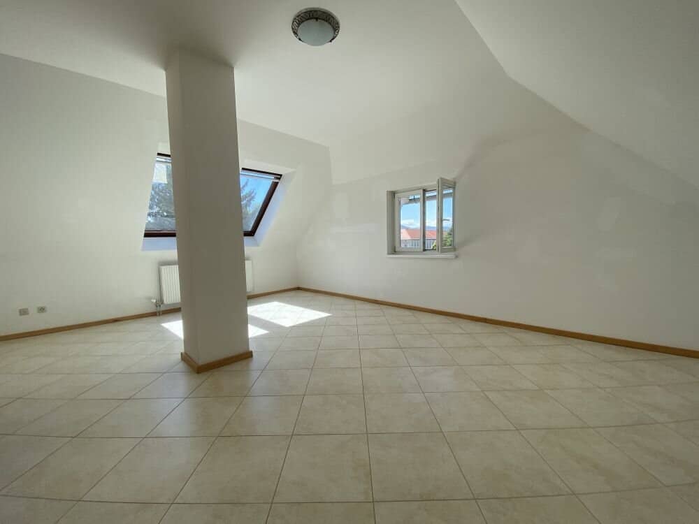 Sunny 3-room apartment with terrace in prime location on Heinrichstraße directly by the Karl-Franzens-Universität