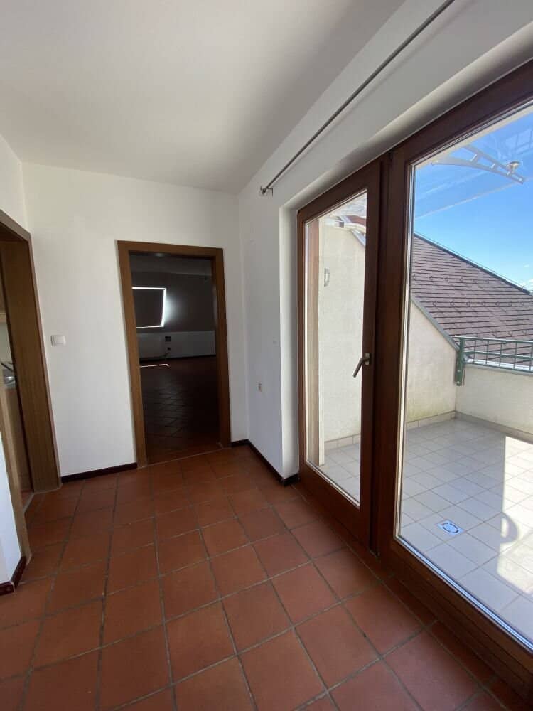 Sunny 3-room apartment with terrace in prime location on Heinrichstraße directly by the Karl-Franzens-Universität