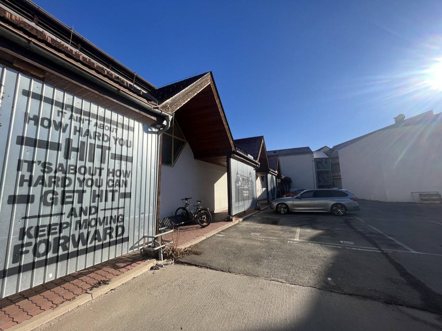 Betriebsstandort – Gewerbeimmobilie mit 30 KFZ-Abstellplätzen in Leoben nahe der Innenstadt