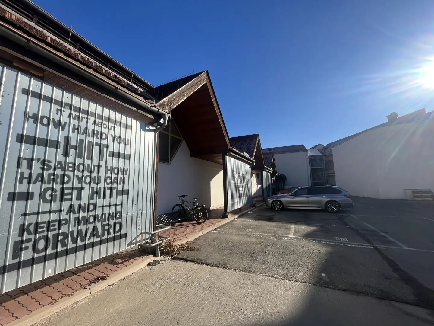Betriebsstandort – Gewerbeimmobilie mit 30 KFZ-Abstellplätzen in Leoben nahe der Innenstadt