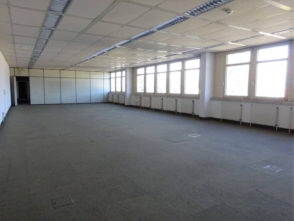 Großzügige, lichtdurchflutete Bürofläche in zentraler und frequentierter Lage im Grazer Bezirk Puntigam - Provisionsfrei!