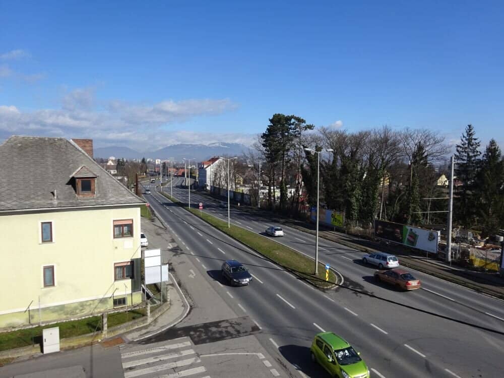 Großzügige, lichtdurchflutete Bürofläche in zentraler und frequentierter Lage im Grazer Bezirk Puntigam - Provisionsfrei!