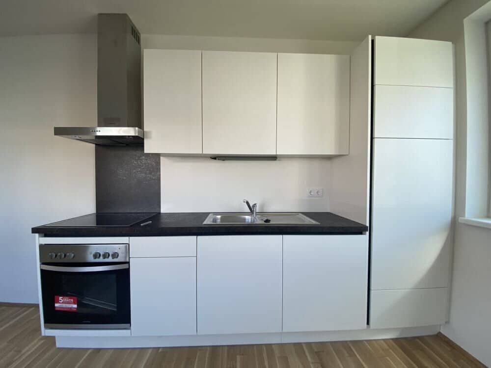 Commission-free Beautiful two room apartment with loggia and underground car parking space