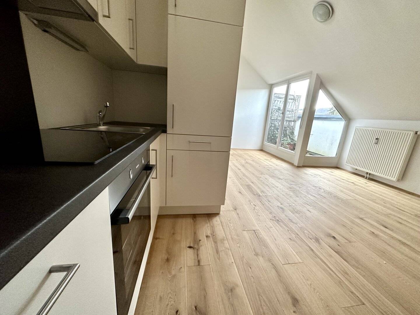 Generalsaniert - Sonnige Maisonette mit Dachterrasse in absoluter Bestlage direkt gegenüber der  Karl-Franzens-Universität