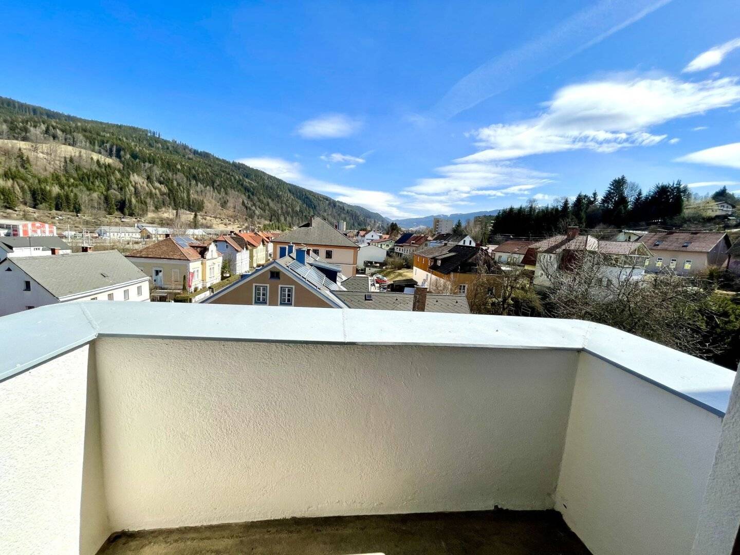 Beautiful 2-room apartment with balcony in the center of Mürzzuschlag subsidized commission free
