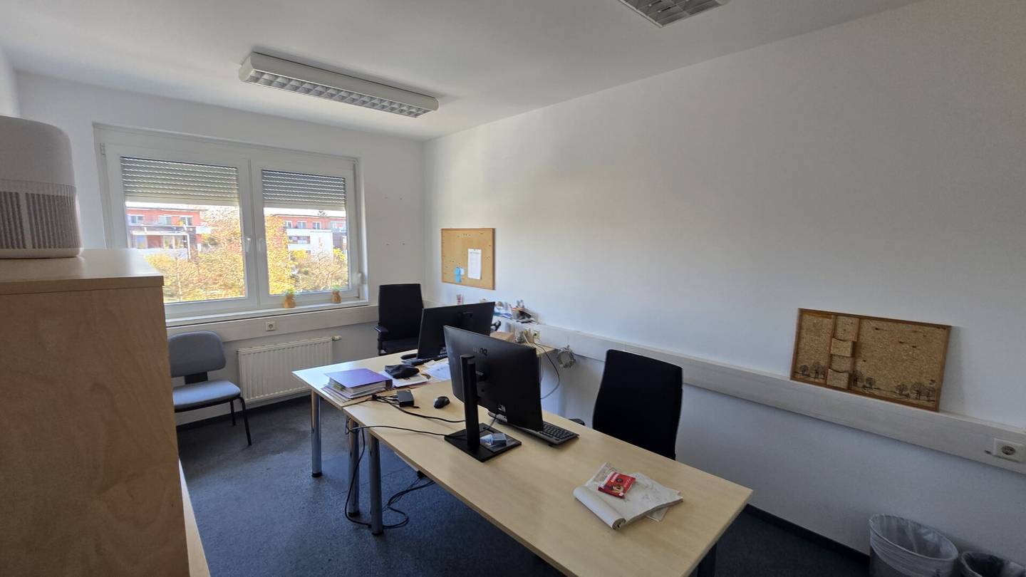 Moderne Büroräumlichkeiten mit 6 Büros und ausreichend KFZ-Stellplätzen in frequentierter Lage im Grazer Bezirk Straßgang