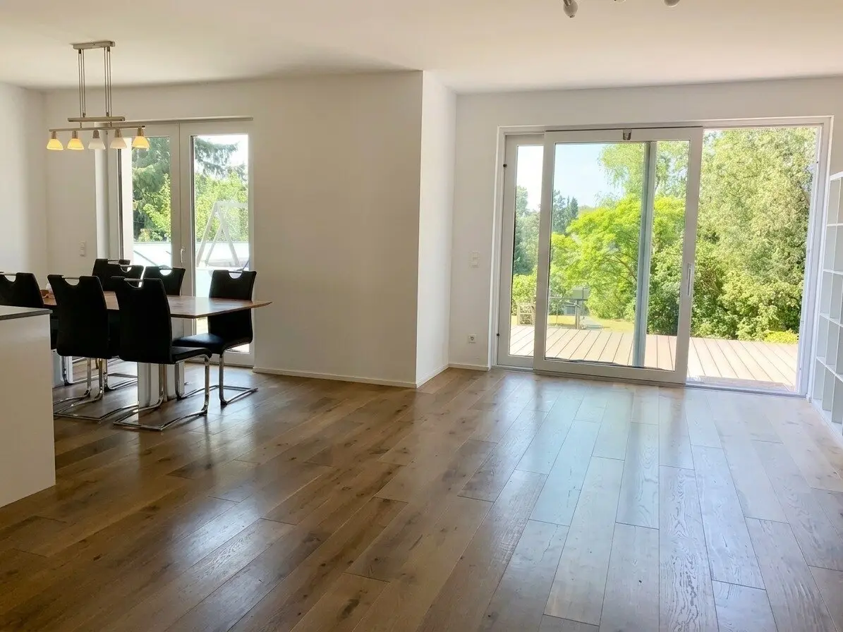 Traumhaftes Haus mit großem Garten und herrlichem Grünblick in zentraler Lage, Baujahr 2013, 2 Geschosse + Wohnkeller, Garage, Fitnessraum, Gersthof, Linie 41!