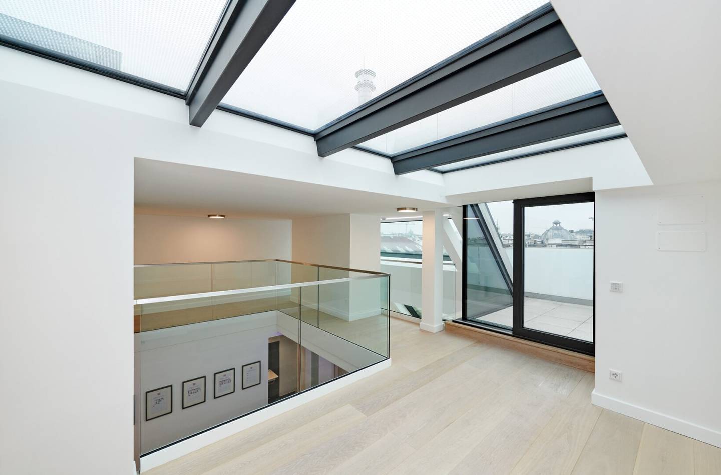 Barrierefreies Luxus-Penthouse mit Privatpool | Dachterrasse | Privatlift | Garage – Im Herzen Wiens