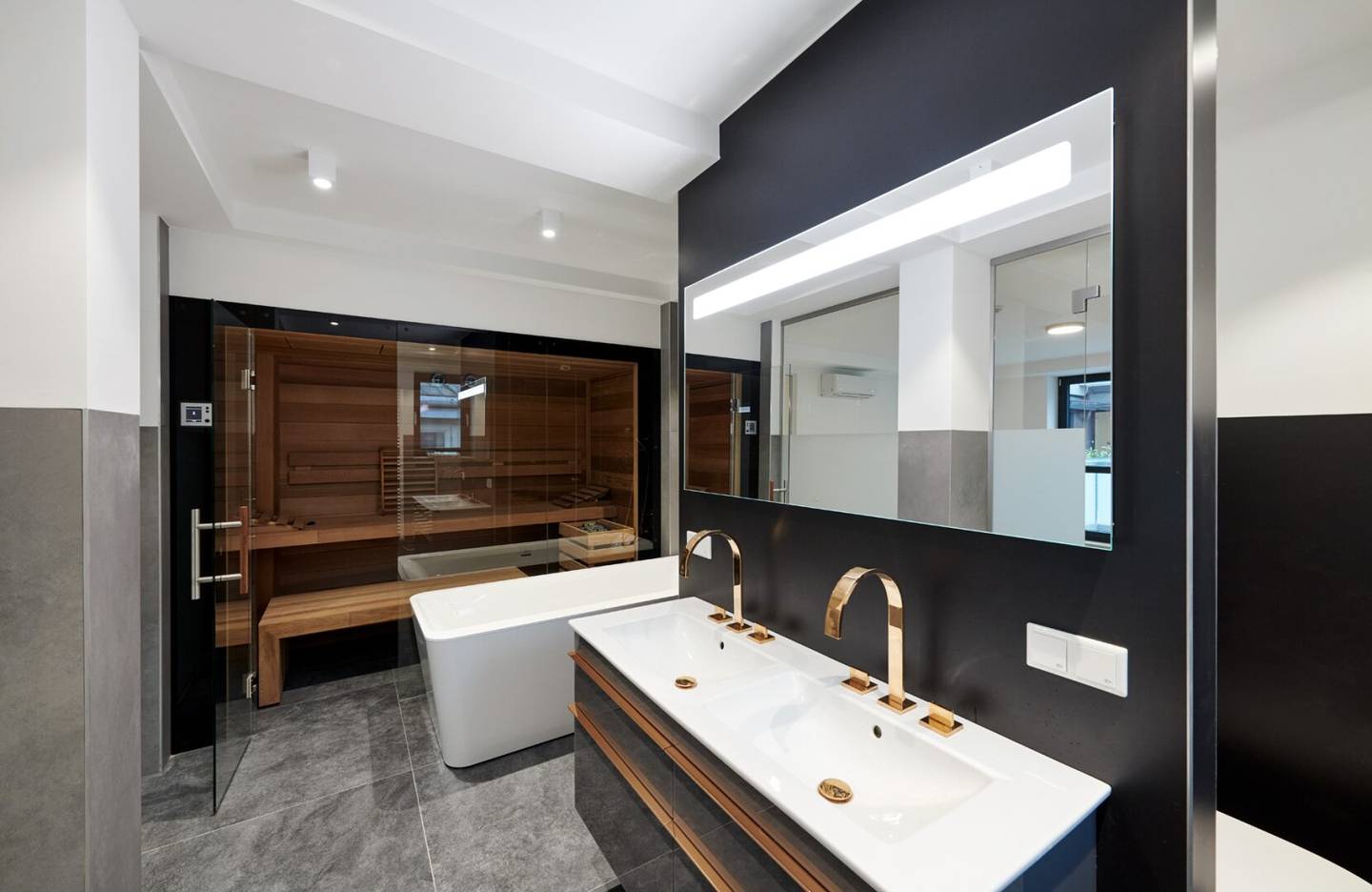 Barrierefreies Luxus-Penthouse mit Privatpool | Dachterrasse | Privatlift | Garage – Im Herzen Wiens