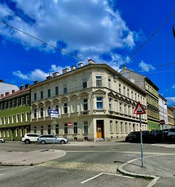 Owner occupied commercial premises office atelier top location in Vienna near ElterleinPlatz Hernals