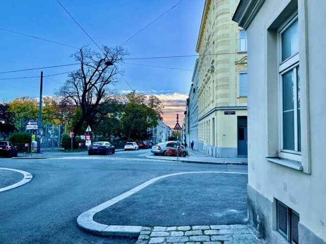 Property purchase package with commercial premises and 3-room apartment in top location of Vienna