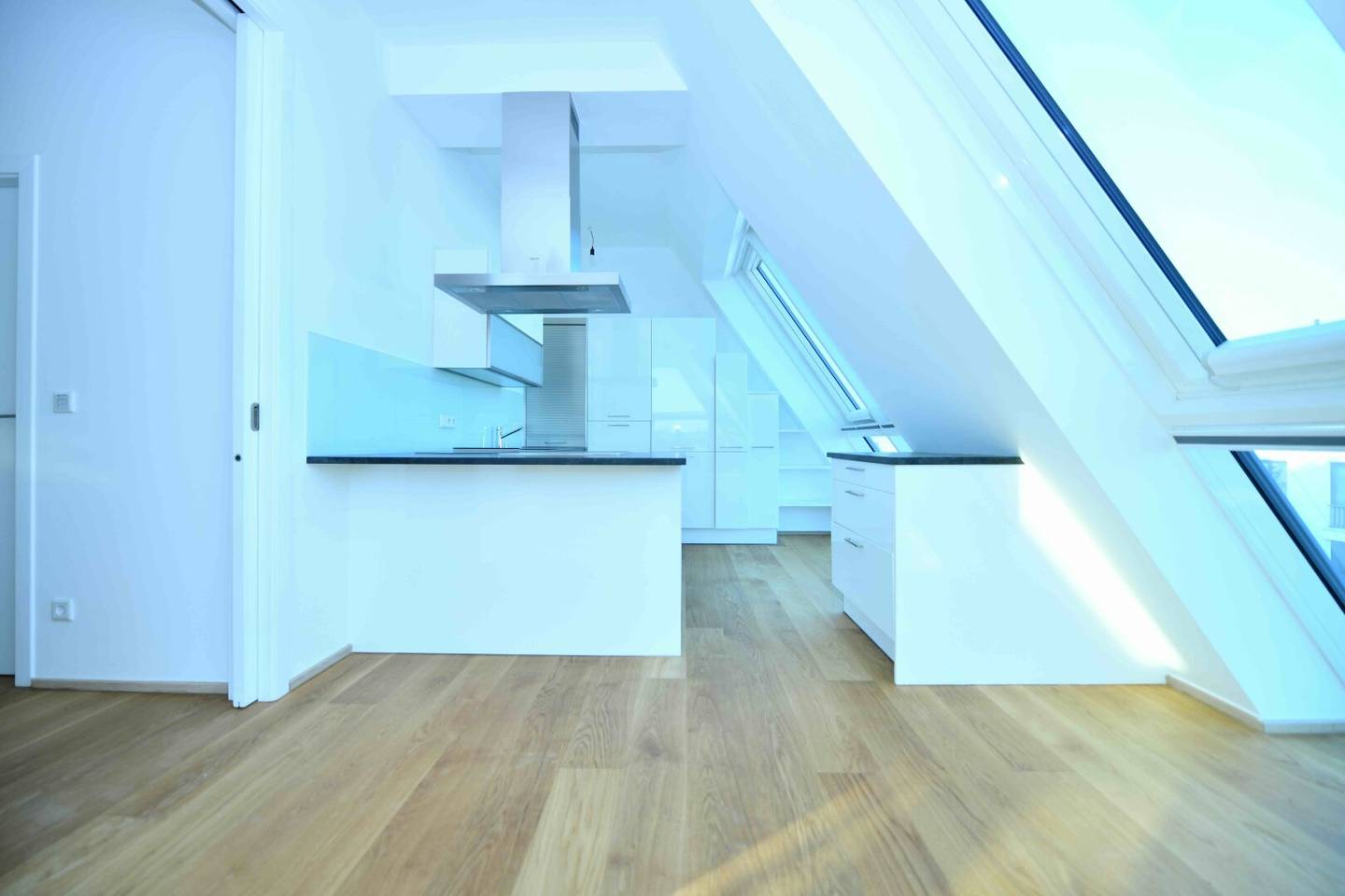 Luxus-Penthouse mit Dachterrasse &amp; 360° Panoramablick – Operngasse, 1010 Wien
