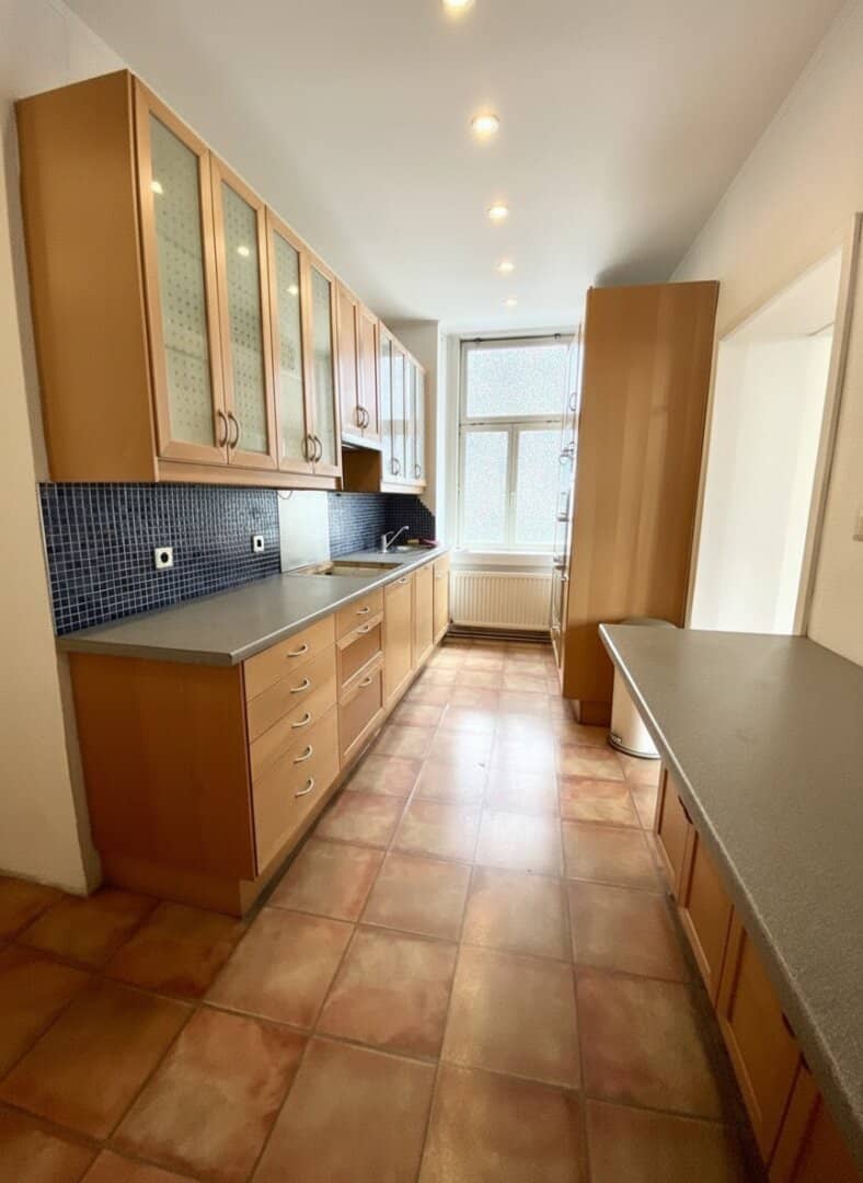 Sunny and stylish period apartment: Prime location near Mariahilferstraße, 3 rooms + kitchen, 2nd floor, U6-Westbahnhof, U3-Zieglergasse