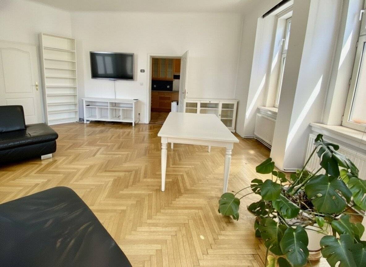 Sunny and stylish period apartment: Prime location near Mariahilferstraße, 3 rooms + kitchen, 2nd floor, U6-Westbahnhof, U3-Zieglergasse