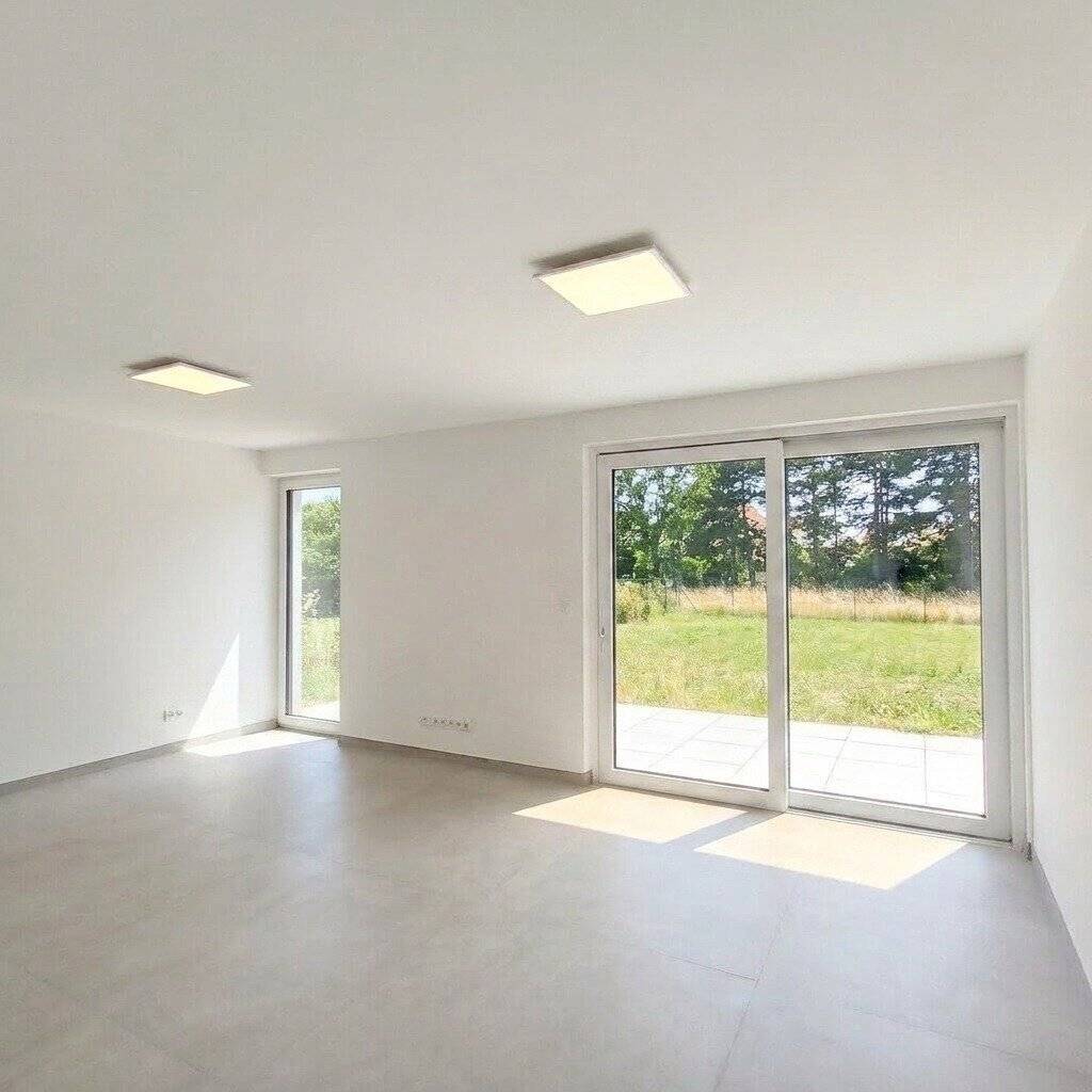 First occupancy Christmas in the new home: Idyllic semi-detached house in an absolutely quiet location