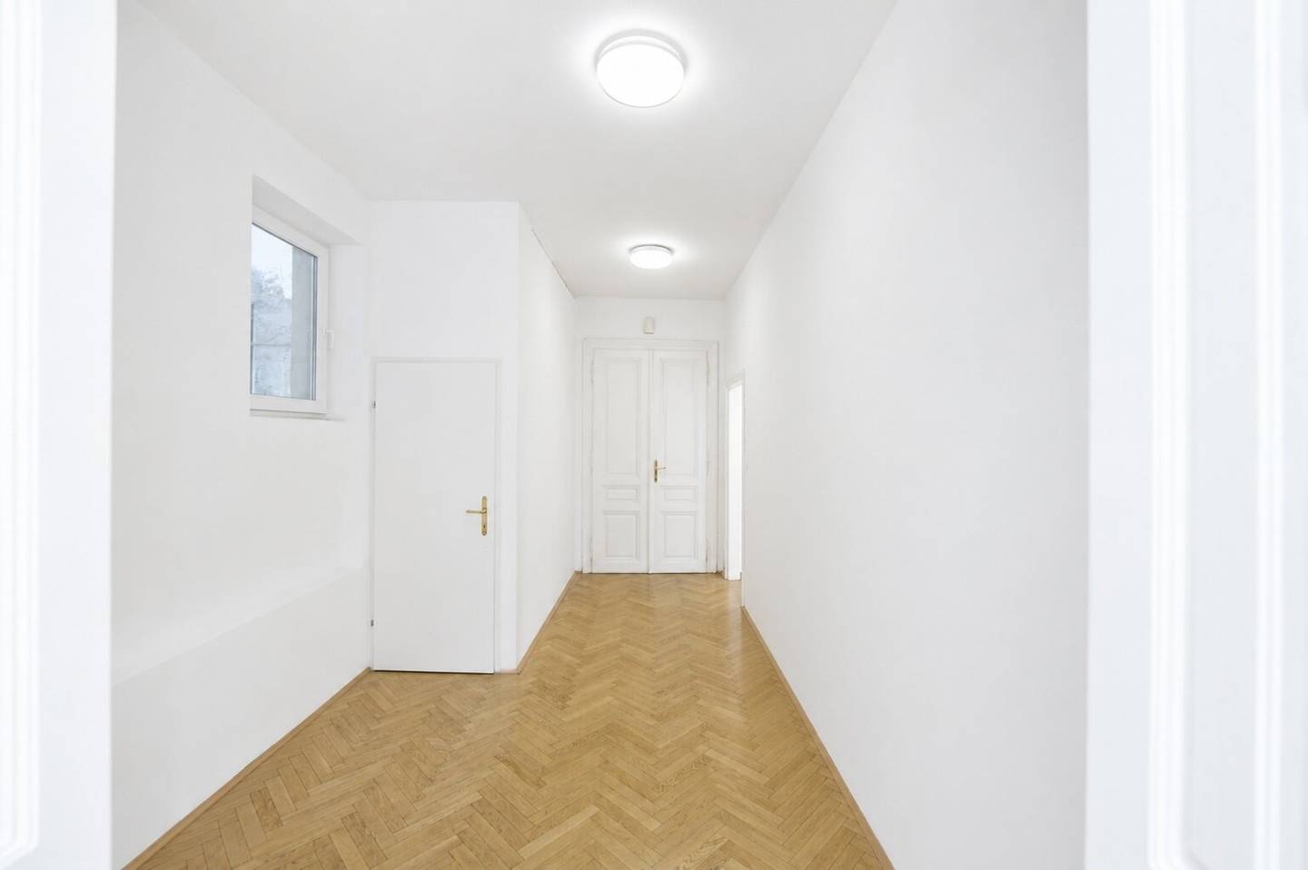 Bright period building office with 7 offices in excellent location near Mariahilfer Straße &amp; Westbahnhof