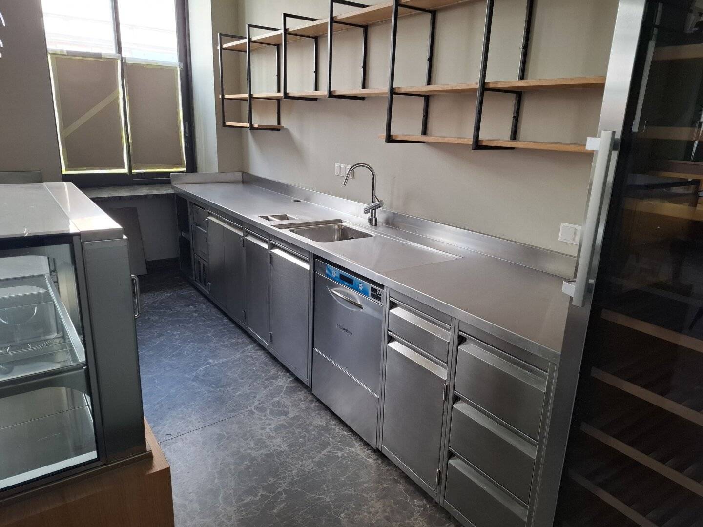ECKLOKAL BEI EINKAUFSTRASSE IDEAL FÜR ASIA UND DELIVERY KONZEPT GASTROTEL IMMOBILIEN
