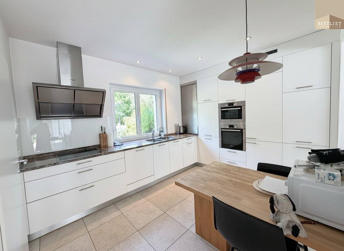 Modern elegance meets natural idyll – energy-efficient detached house with spacious terrace in Hinterbrühl