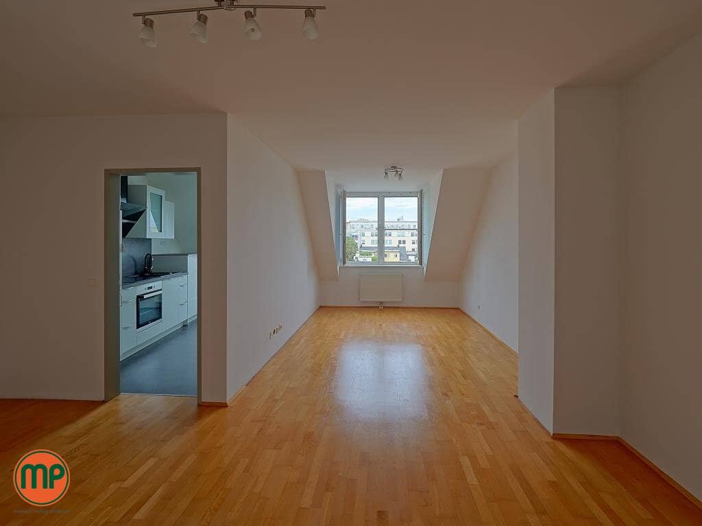 Maisonette apartment in the attic in the 17th district