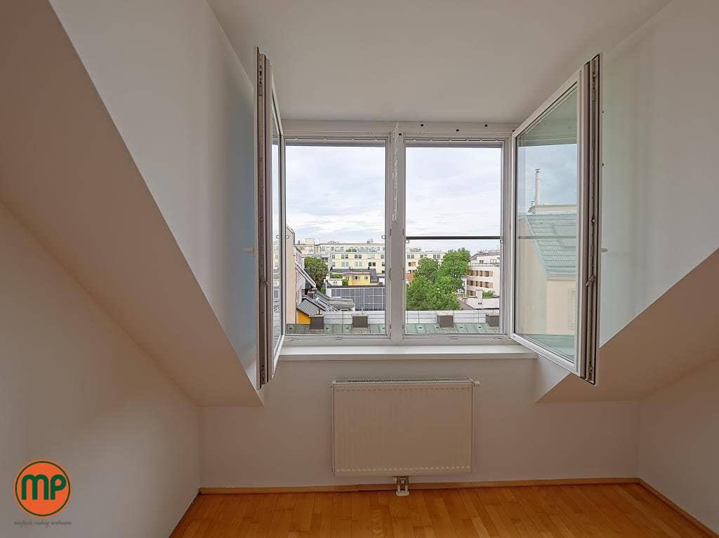 Maisonette apartment in the attic in the 17th district