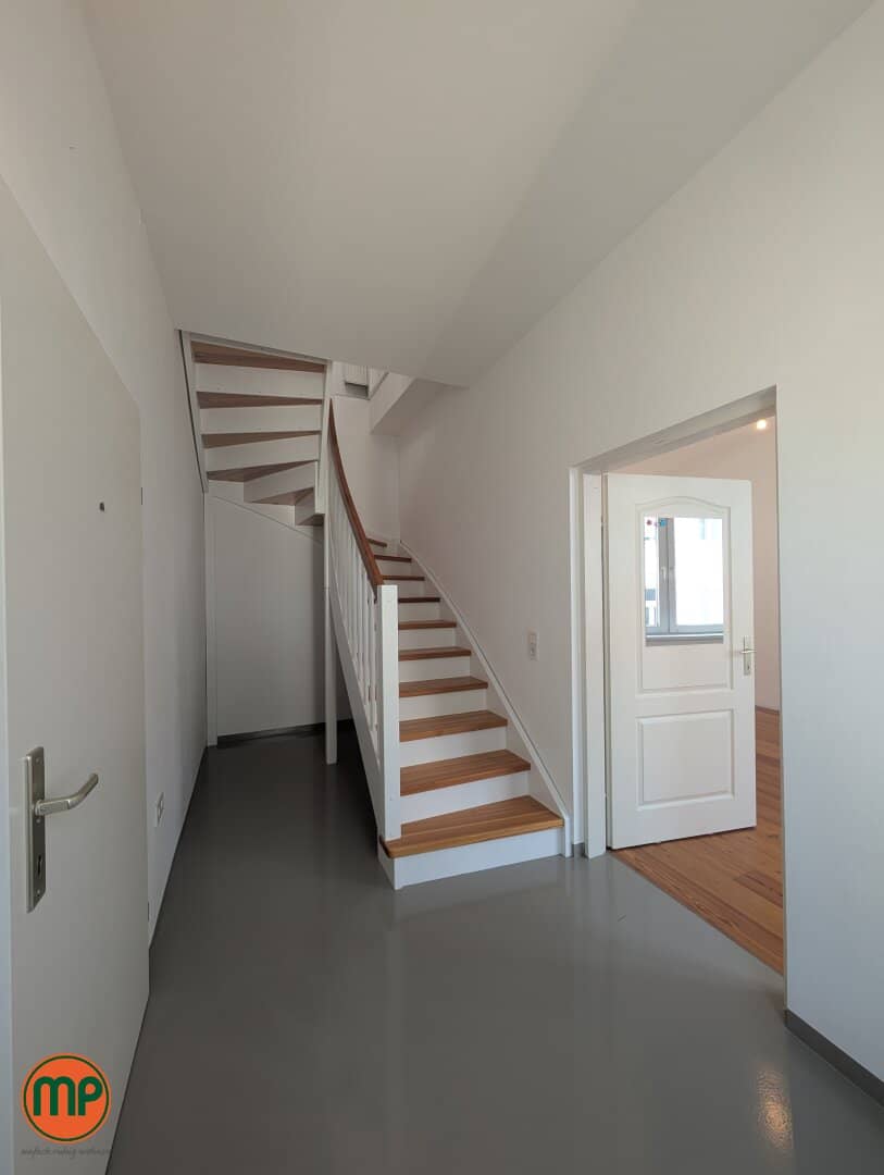 BESONDERE GELEGENHEIT: Maisonette DG-Wohnung mit Terrasse