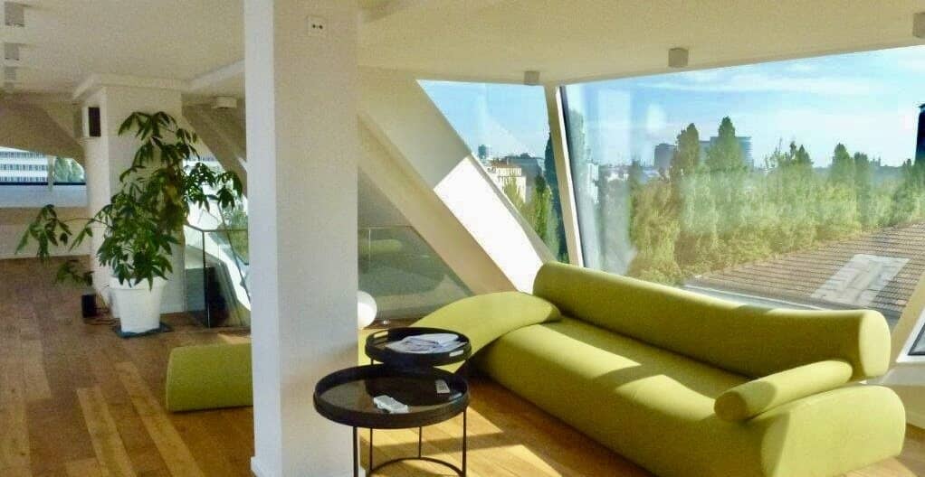 INNENSTÄDTISCHE EIGENTUMSWOHNUNG Sensationeller Luxus Dachgeschoß Traum der Superlative mit herrlichem Ausblick über Wien beim DONAUKANAL SERVITENVIERTEL absolutes Unikat
