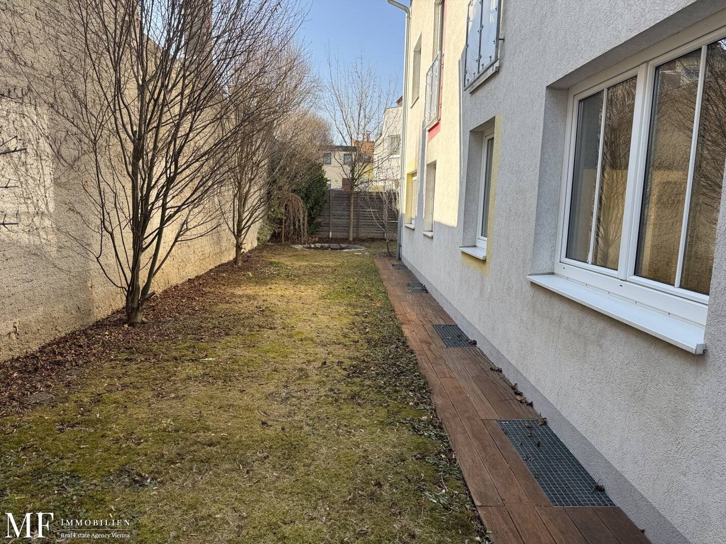 Modern semi-detached house 5 rooms, garden