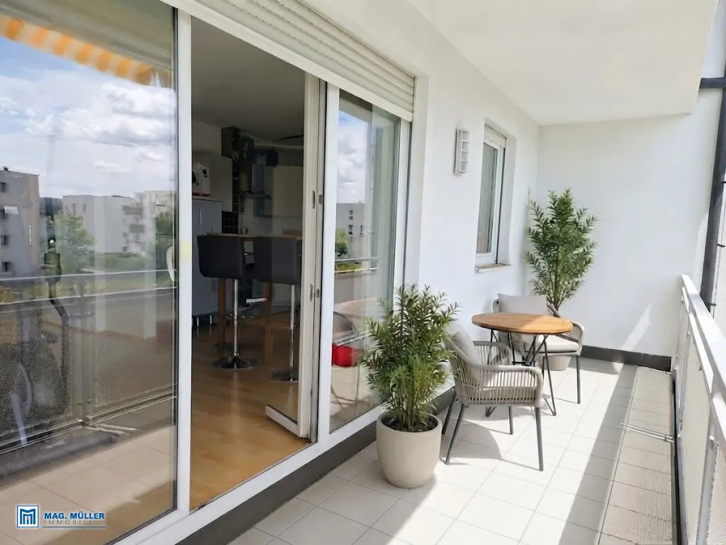 Sunlit living dream, well maintained four room corner apartment with extra large sun balcony in Mattighofen